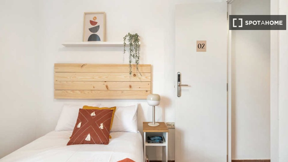 Double room Madrid, 6 beds — photo 31