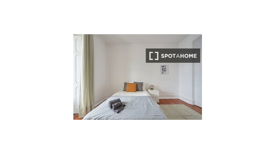 Double room Lisbon, 6 beds — photo 4