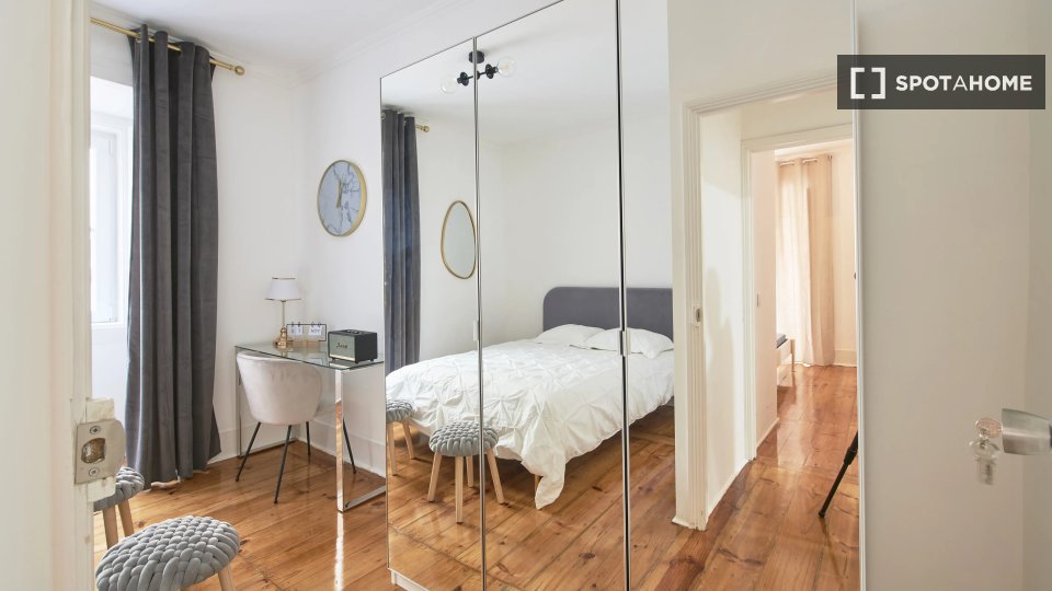 Double room Lisbon, 8 beds — photo 1