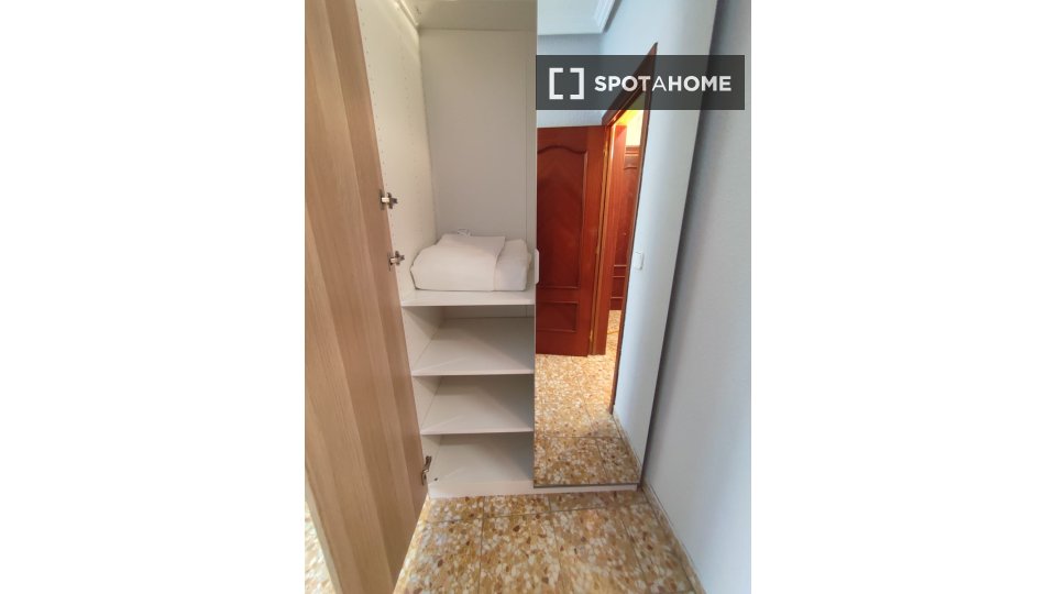 Chambre double Madrid, 4 chambres — photo 19