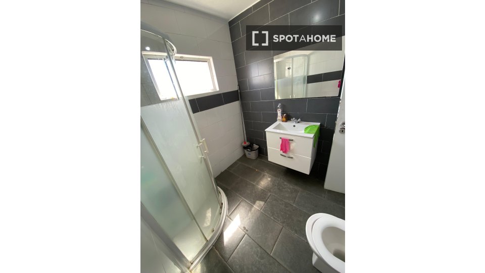 Double room Lisbon, 6 beds — photo 10