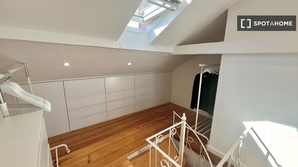 Apartment Lisbon, 1 bed, 72m² — photo 3