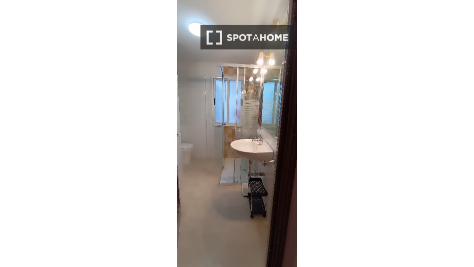 Double room Salamanca, 6 beds, 146m² — photo 15