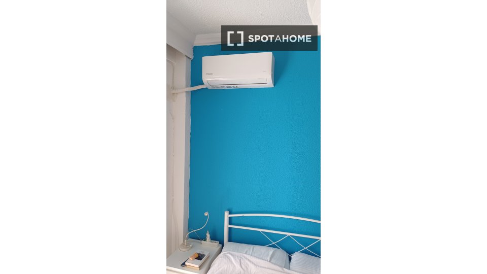 Double room Thessaloniki, 3 beds — photo 40