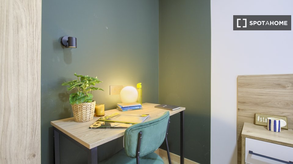 Double room Madrid, 5 beds — photo 24