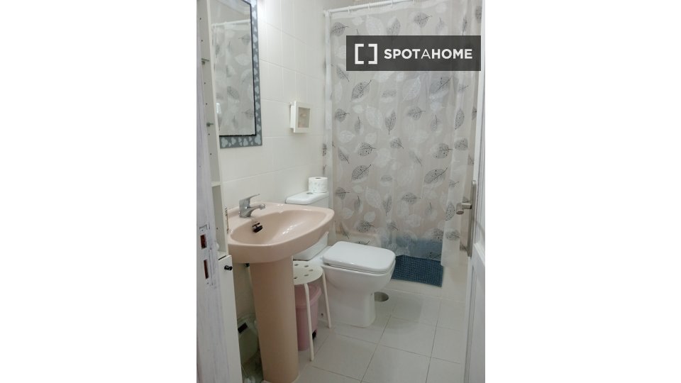 Double room Santa_Cruz_De_Tenerife, 3 beds, 75m² — photo 52