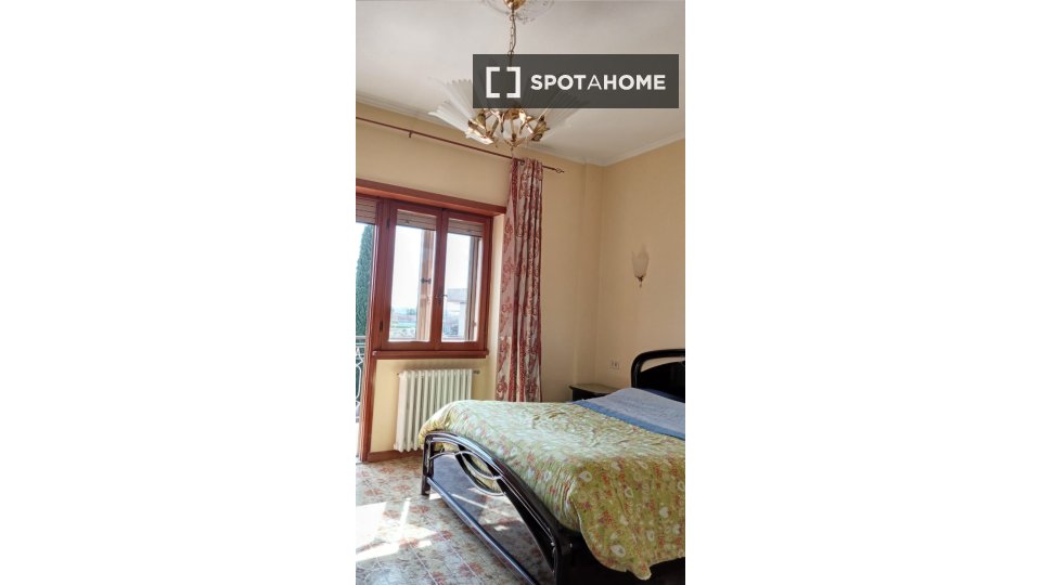 Double room Rome, 3 beds — photo 16