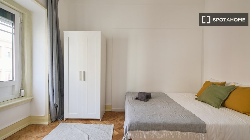 Double room Lisbon, 5 beds — photo 12