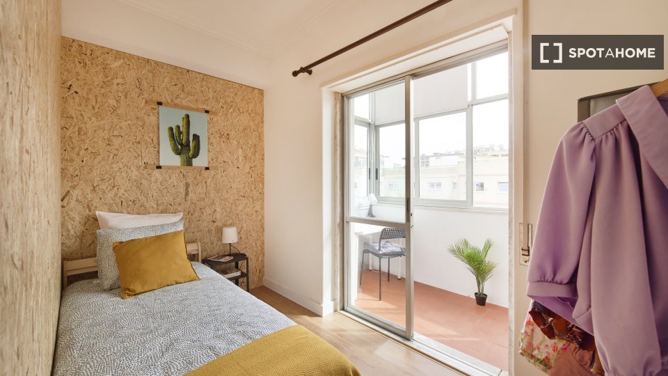 Double room Lisbon, 6 beds — photo 5