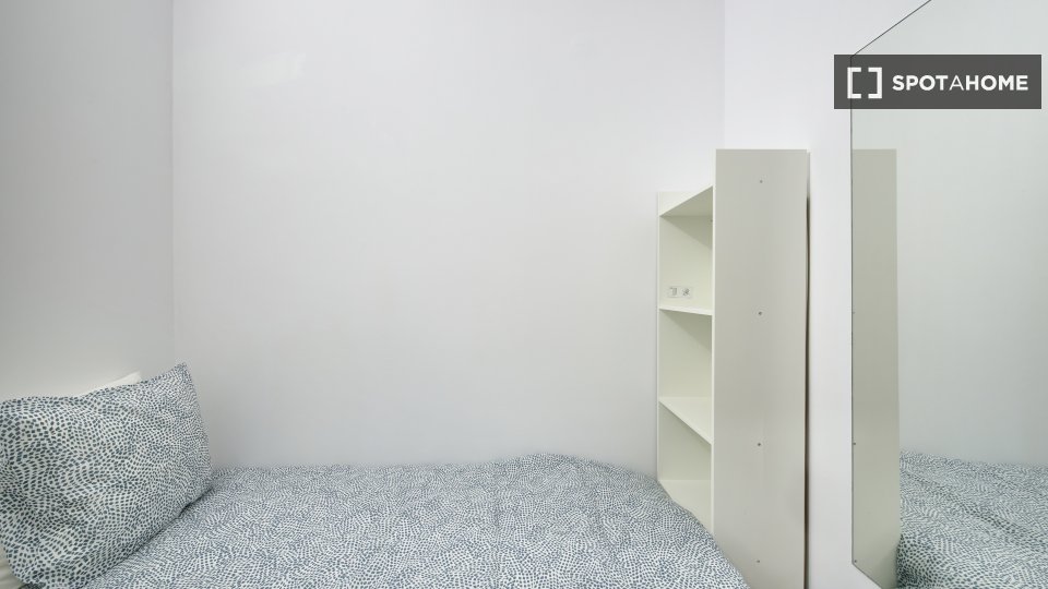 Double room Lisbon, 7 beds — photo 17
