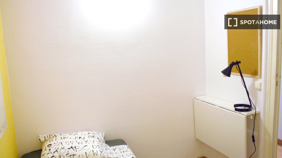 Double room Barcelona, 6 beds, 125m² — photo 4