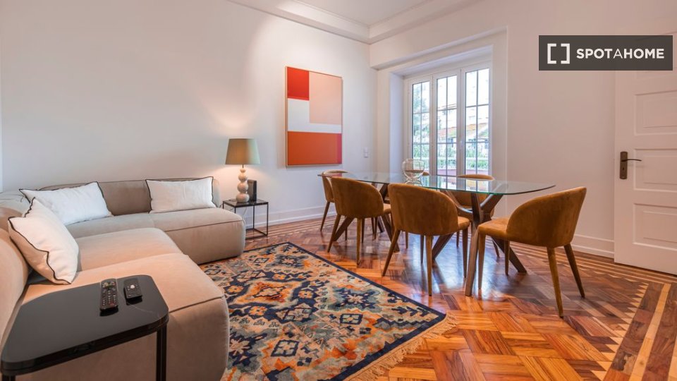 Apartment Lisbon, 4 beds — photo 1