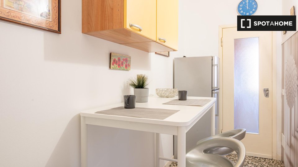 Double room Milan, 3 beds, 80m² — photo 4