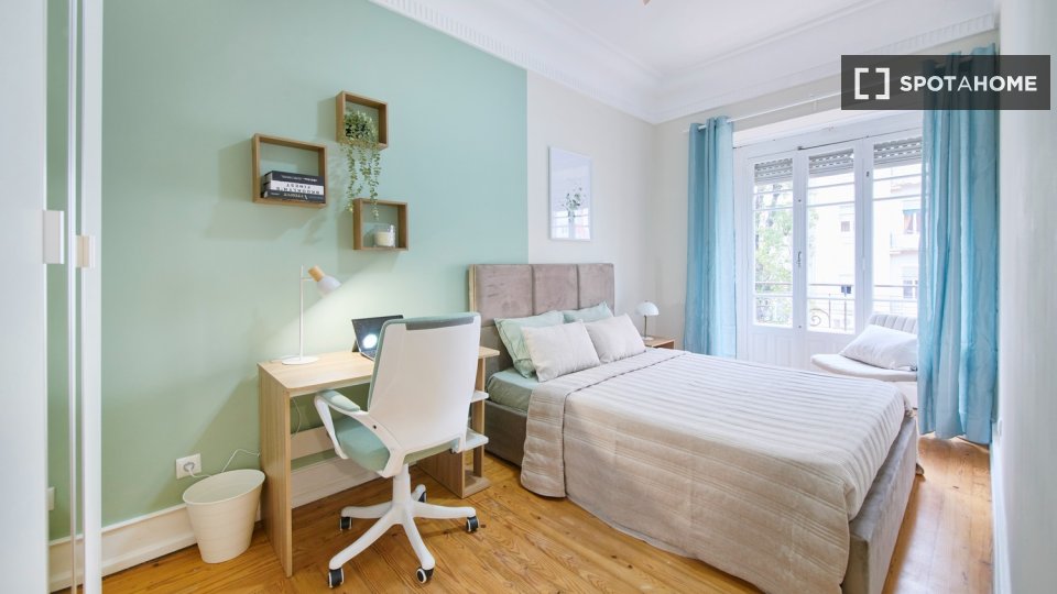 Double room Lisbon, 6 beds — photo 62