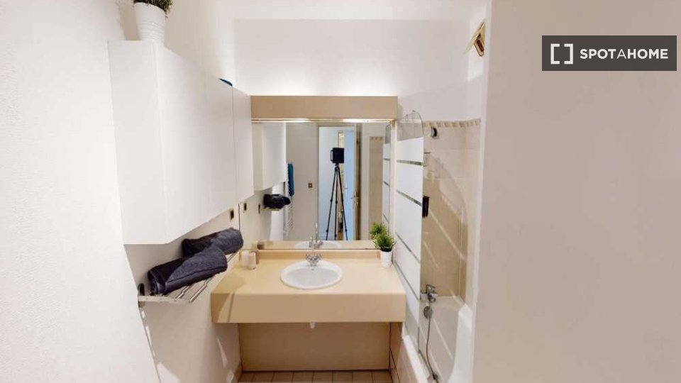 Double room Lyon, 4 beds, 100m² — photo 17