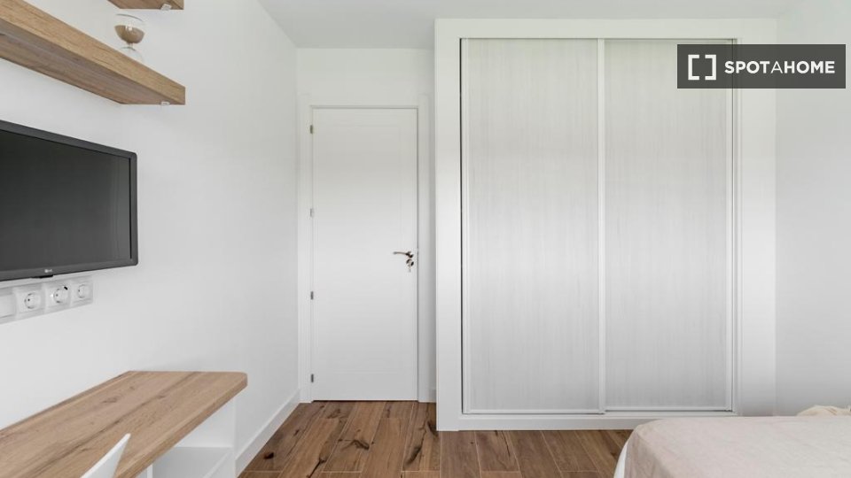 Double room Madrid, 4 beds — photo 2