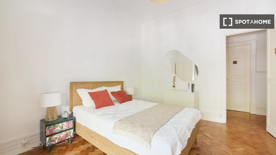 Double room Lisbon, 10 beds — photo 13