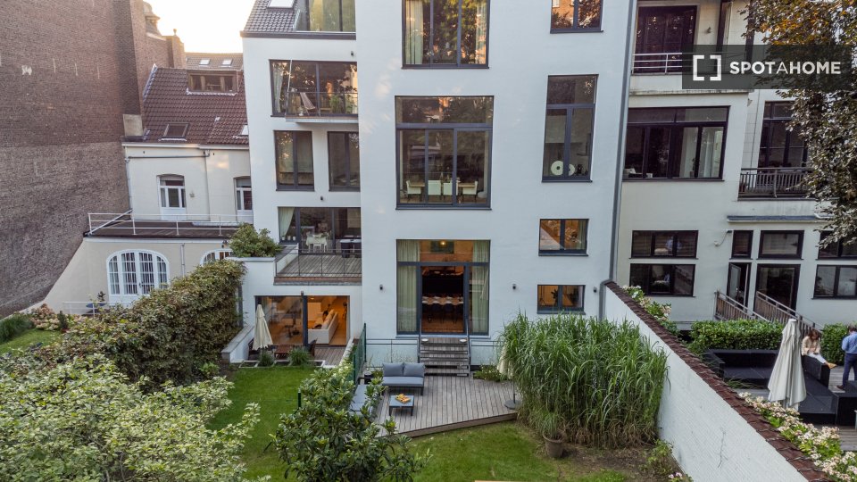 Apartment Brussels, 3 beds, 210m² — photo 1