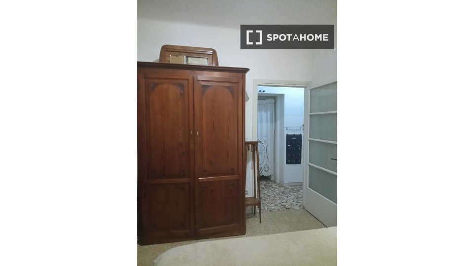 Double room Milan, 3 beds, 100m² — photo 2