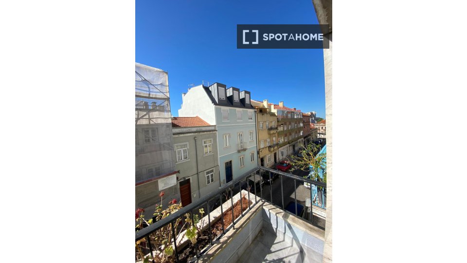 Apartment Lisbon, 2 beds, 60m² — photo 3
