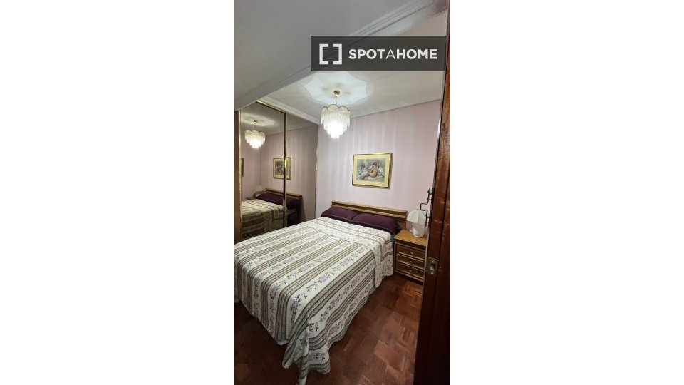 Double room Madrid, 3 beds, 80m² — photo 4