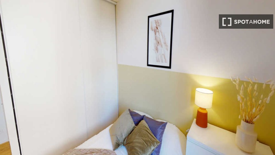 Double room Lyon, 5 beds, 90m² — photo 2