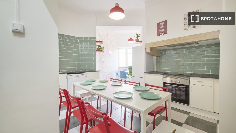 Double room Lisbon, 12 beds — photo 17