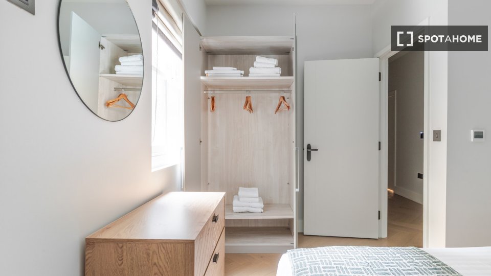Apartment London, 2 beds — photo 19