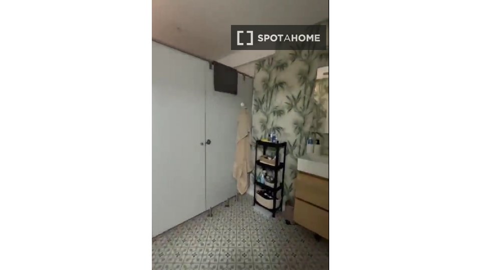 Double room Madrid, 7 beds, 230m² — photo 10