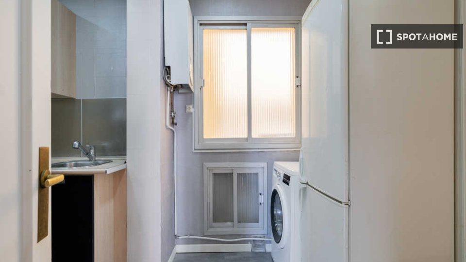 Double room Madrid, 7 beds — photo 49