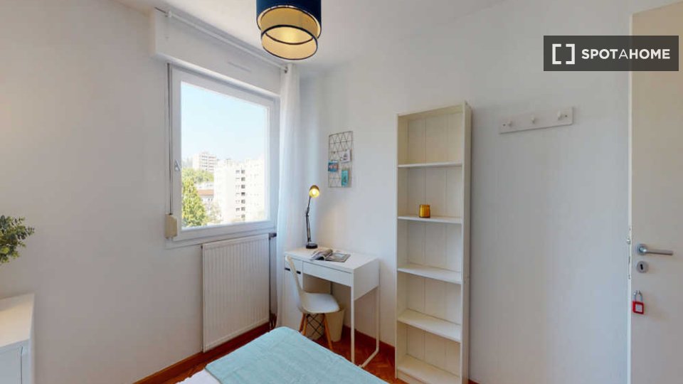 Double room Lyon, 3 beds, 70m² — photo 2