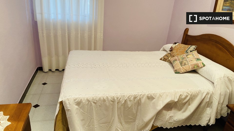 Double room Valencia, 3 beds, 90m² — photo 6
