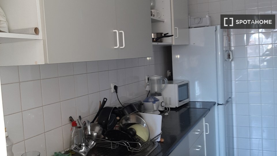 Double room Lisbon, 4 beds — photo 10