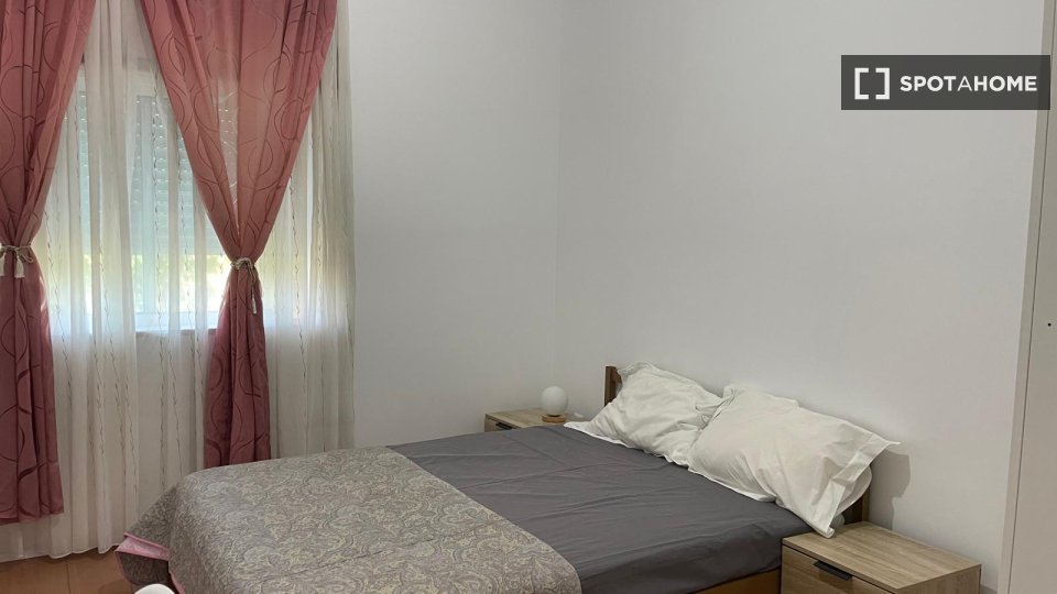 Double room Lisbon, 4 beds, 125m² — photo 32
