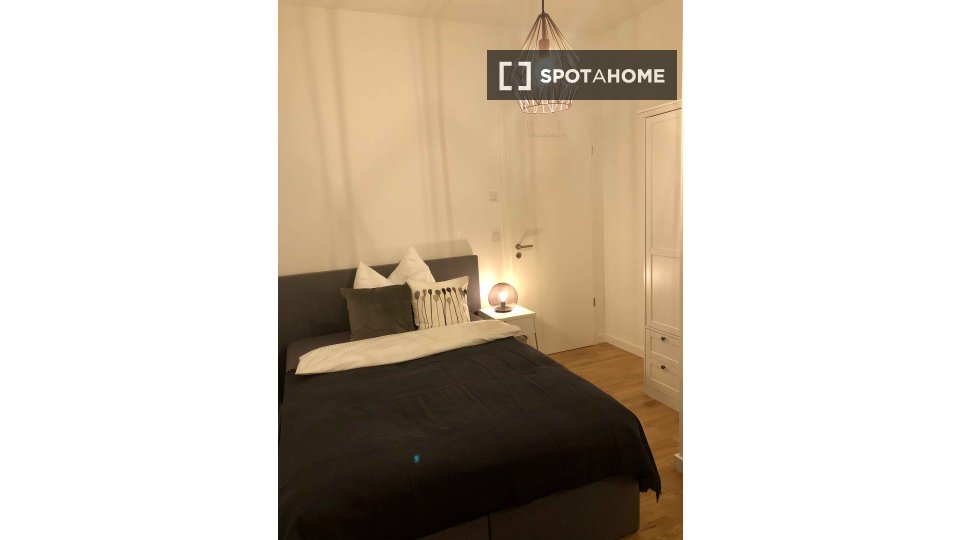 Double room Berlin, 3 beds, 116m² — photo 13