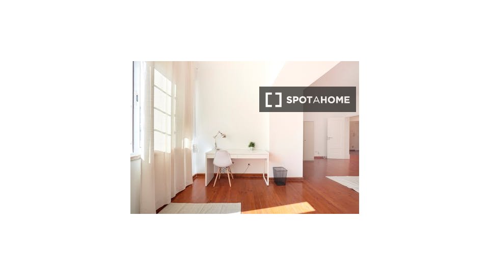 Double room Lisbon, 6 beds — photo 6