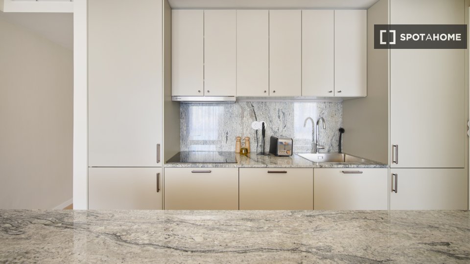 Apartment Lisbon, 1 bed — photo 15