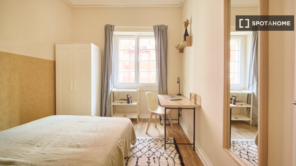 Double room Lisbon, 12 beds — photo 30