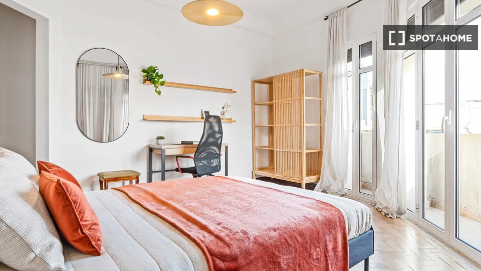 Double room Lisbon, 7 beds — photo 4