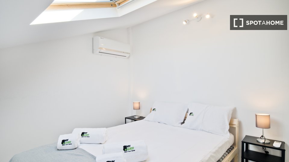 Apartment Lisbon, 2 beds, 45m² — photo 11