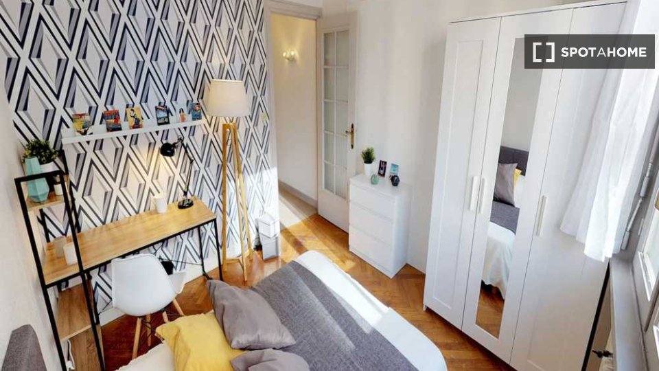 Double room Lyon, 3 beds, 70m² — photo 5