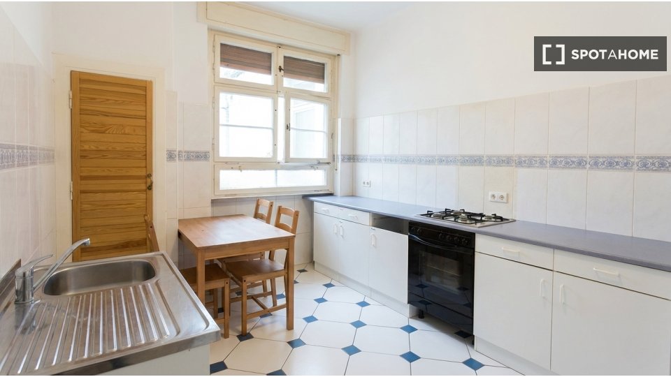 Double room Berlin, 6 beds, 132m² — photo 2
