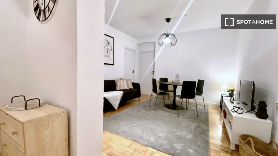 Double room Madrid, 5 beds — photo 97