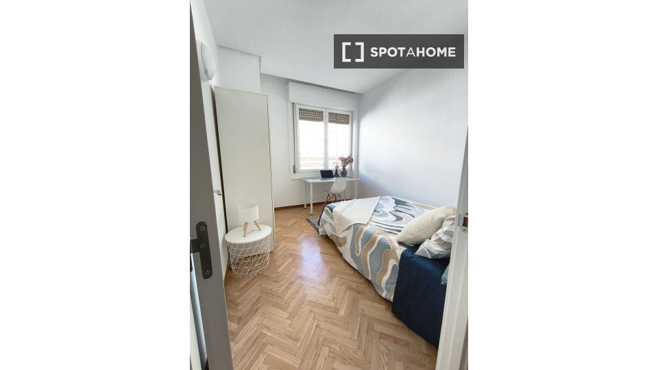 Double room Madrid, 7 beds, 132m² — photo 5