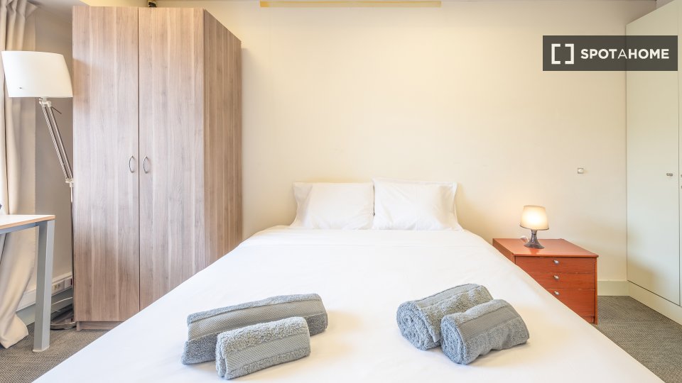 Double room Lisbon, 9 beds, 290m² — photo 3