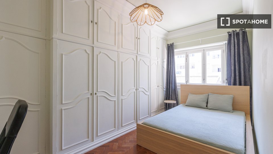 Double room Lisbon, 6 beds — photo 8
