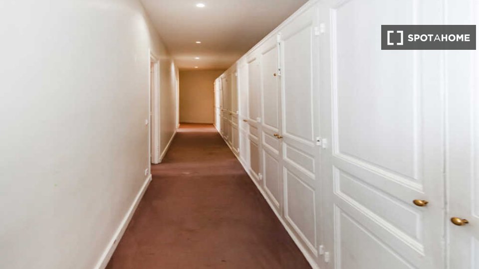 Double room Paris, 7 beds, 220m² — photo 1