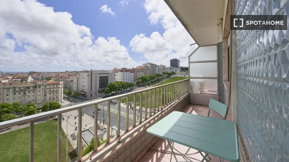 Double room Lisbon, 4 beds — photo 16