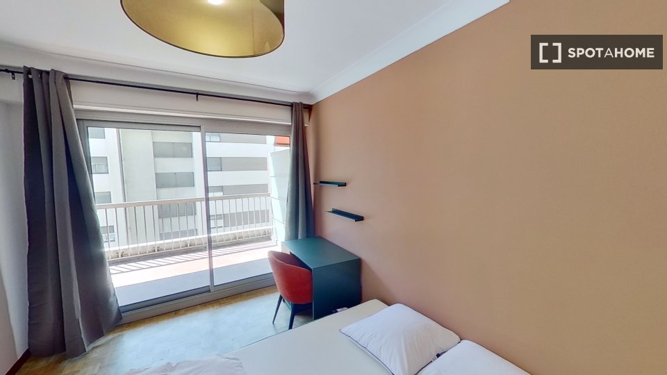 Double room Marseille, 15 beds — photo 7