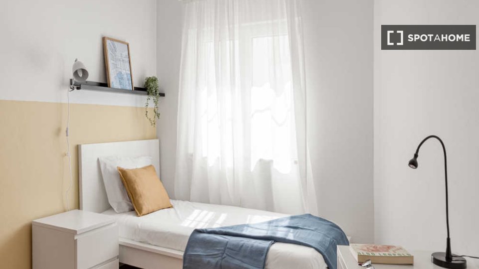 Double room Lisbon, 5 beds, 100m² — photo 12